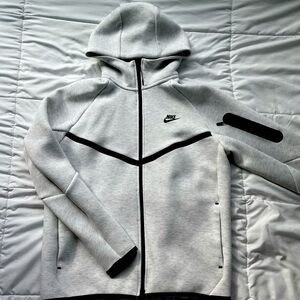 Nike Tech Fleece - White - (Medium)